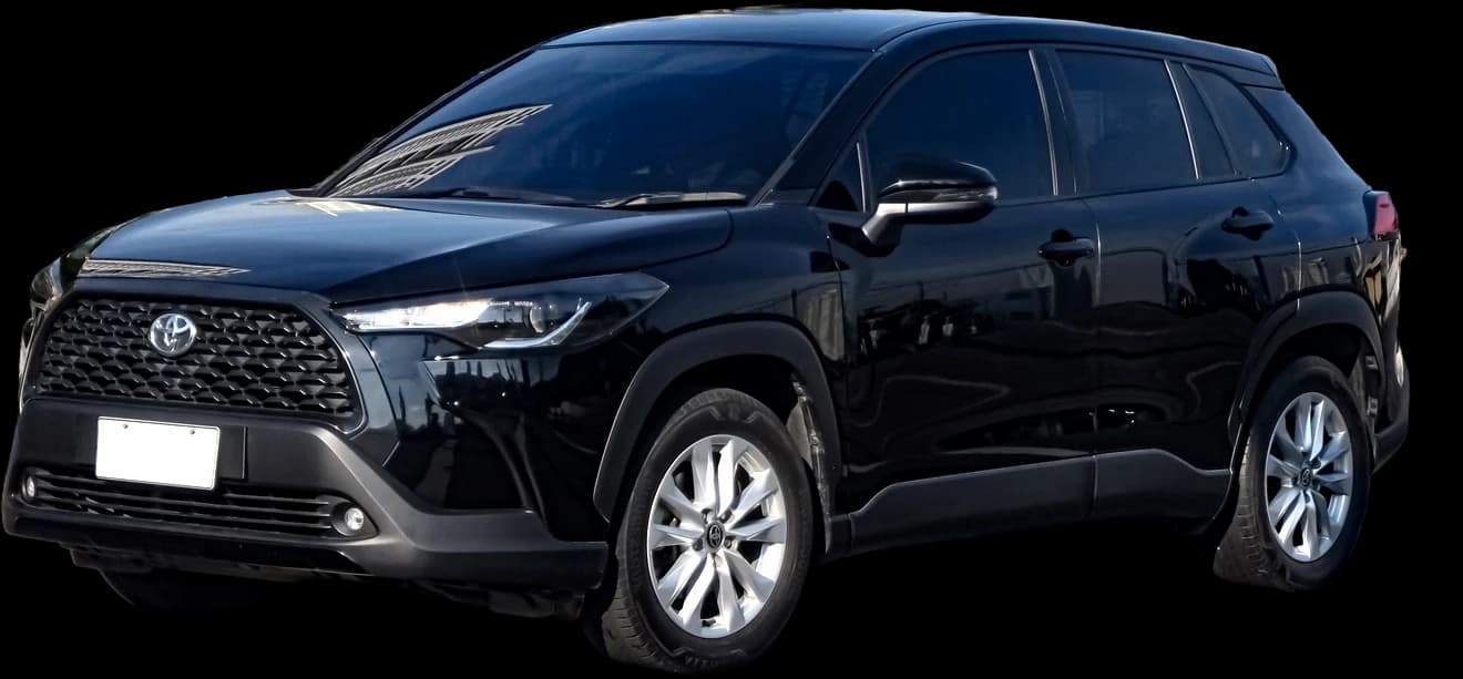 Toyota Corolla Cross preto em vista frontal diagonal