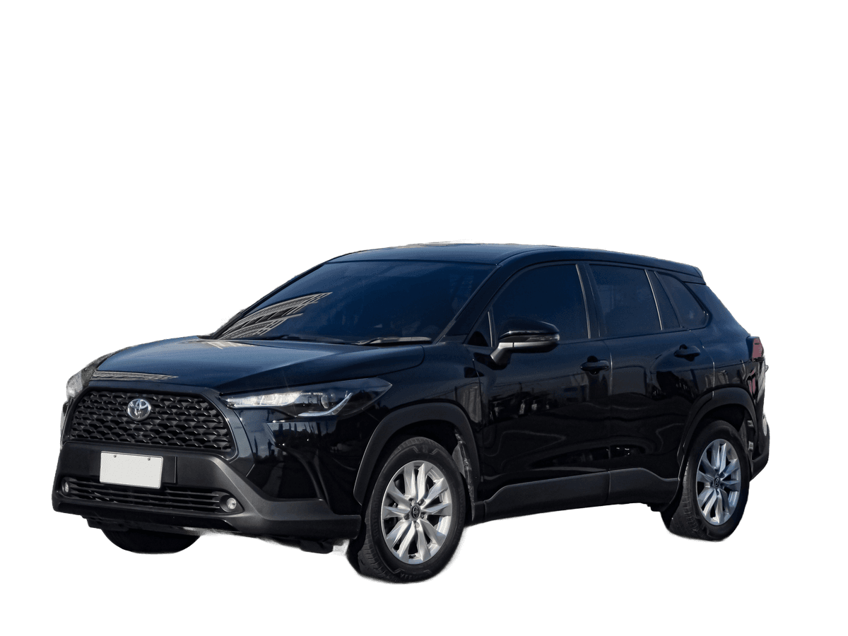 Toyota Corolla Cross preto em vista frontal diagonal